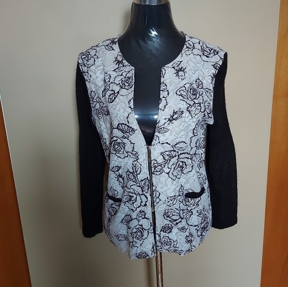 OH My Julian Floral with Black Sleeves Zip Up Jacket Size Large - Picture 1 of 8